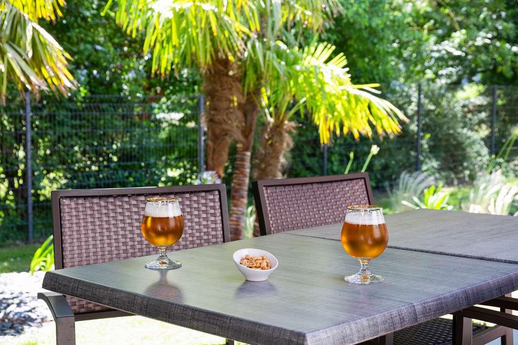 The Originals Boutique Hotel Restaurant Saint James, モンテギュ エクステリア 写真