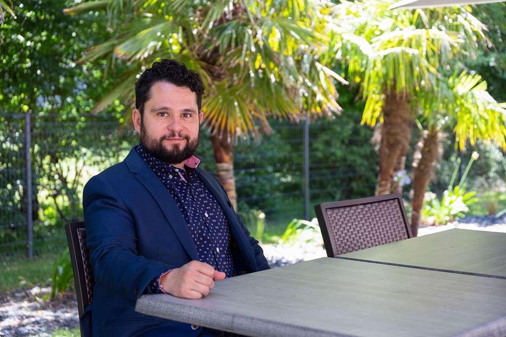 The Originals Boutique Hotel Restaurant Saint James, モンテギュ エクステリア 写真