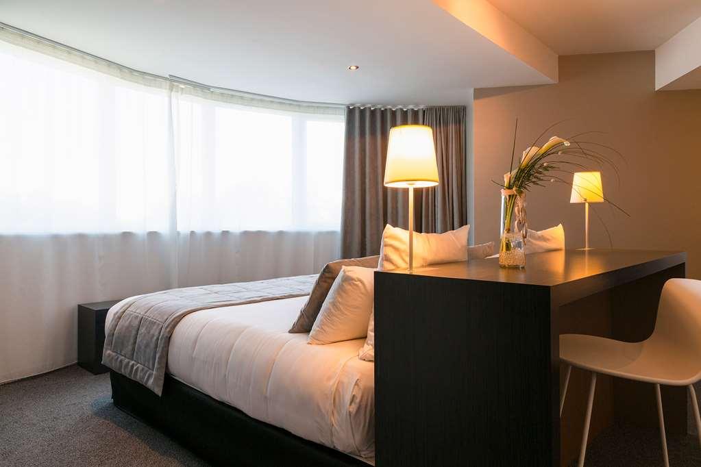 The Originals Boutique Hotel Restaurant Saint James, モンテギュ レストラン 写真